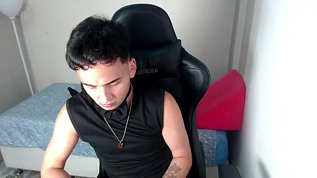 Mathias twinkk online show from April 4, 4:11 am