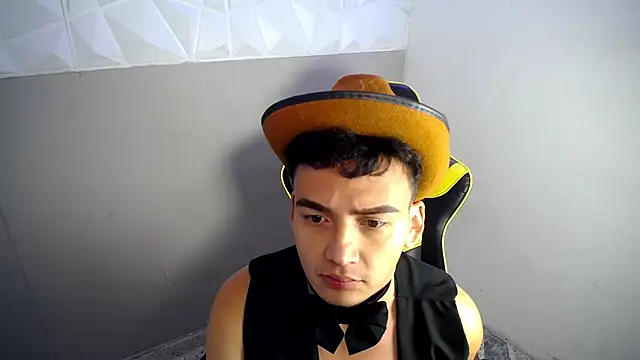 Mathias twinkk online show from April 11, 3:55 am