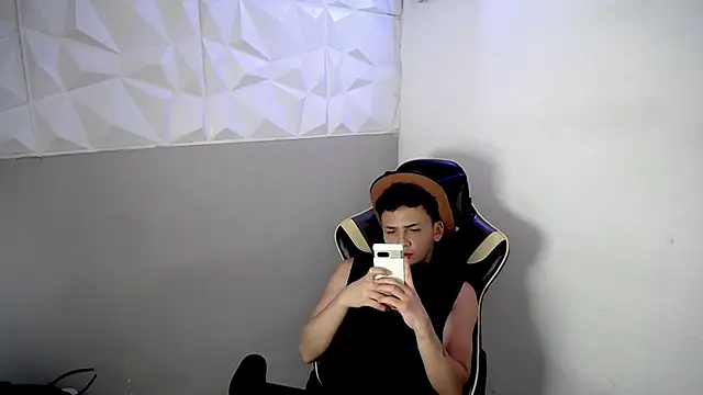 Mathias twinkk online show from April 13, 4:18 am