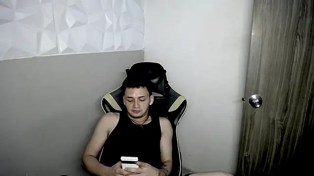 Mathias twinkk online show from April 15, 4:30 am