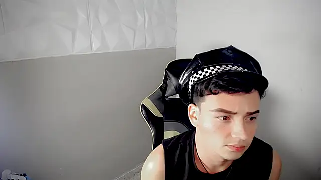 Mathias twinkk online show from April 15, 4:36 pm