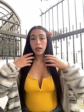 Ferrari Pink online show from March 27, 7:35 pm