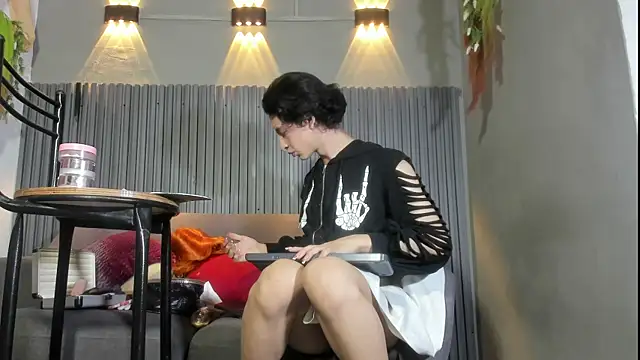 Emmyy Fantasy online show from March 27, 12:27 pm