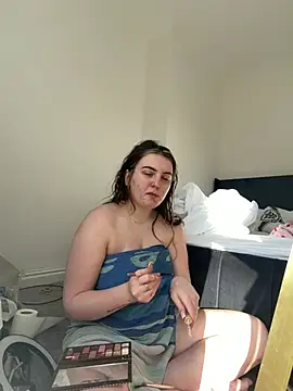 NaughtyNicolexxxx online show from April 5, 9:39 am