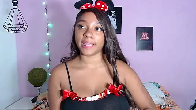 aisha laurent online show from April 7, 2:17 pm