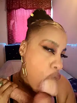 KAYLA 48  online show from April 4, 10:07 pm