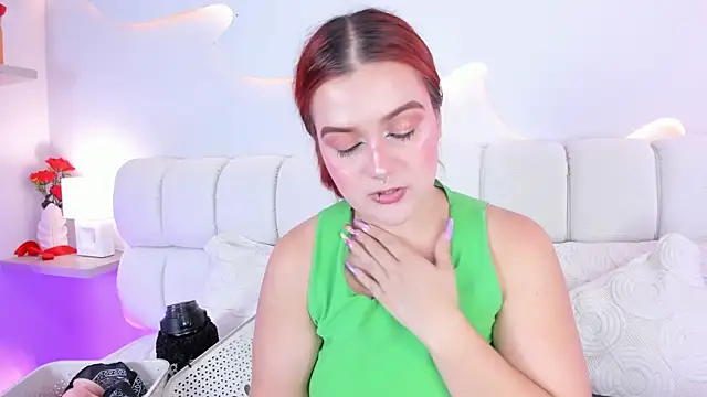 melanieklaus2 online show from April 14, 3:45 am