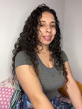 katniss everdeen  online show from April 14, 1:06 pm