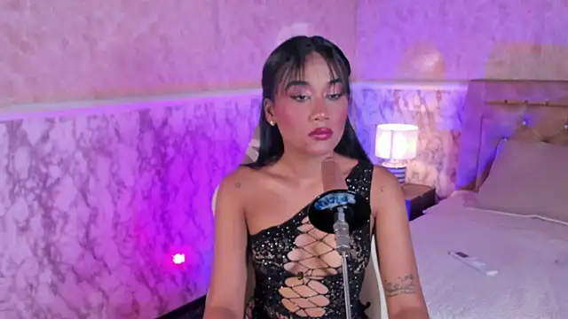 Horny Brunette  online show from March 25, 4:29 am