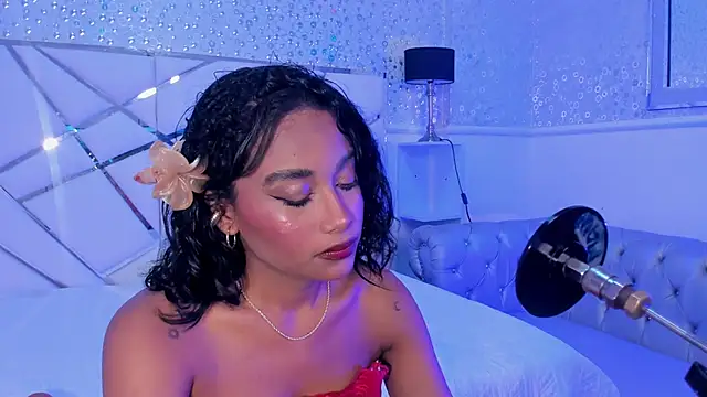 Horny Brunette  online show from April 17, 3:09 am