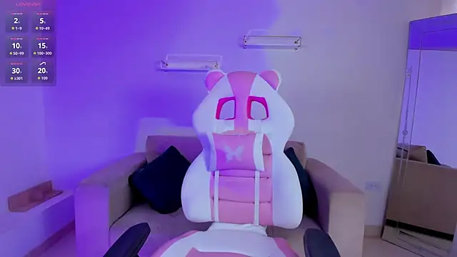 april smiith1 online show from April 6, 12:28 pm