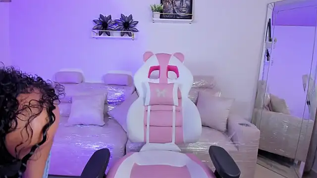 april smiith1 online show from April 14, 12:22 pm