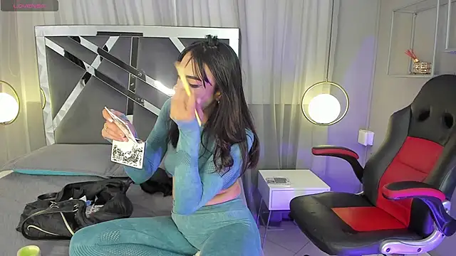 Magic katt online show from April 10, 9:30 pm