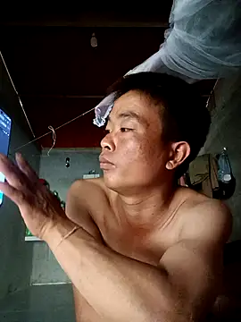 boy-pho- online show from April 7, 7:31 am