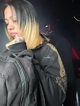 Laila LS online show from March 22, 1:25 pm