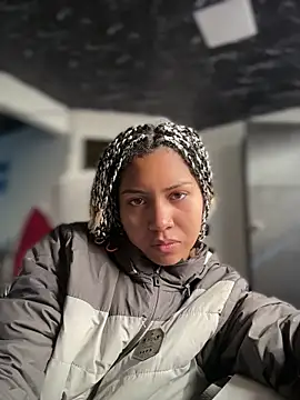 Laila LS online show from April 13, 1:16 pm