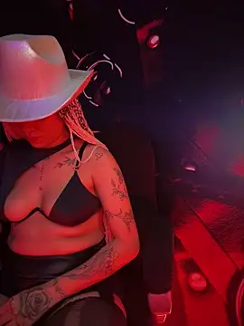 Laila LS online show from April 15, 7:58 pm