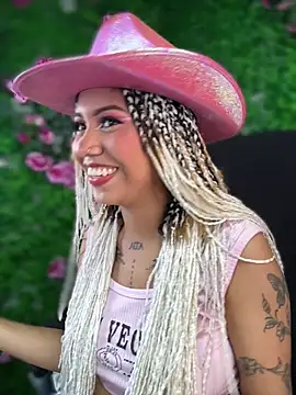 Laila LS online show from April 16, 9:39 pm