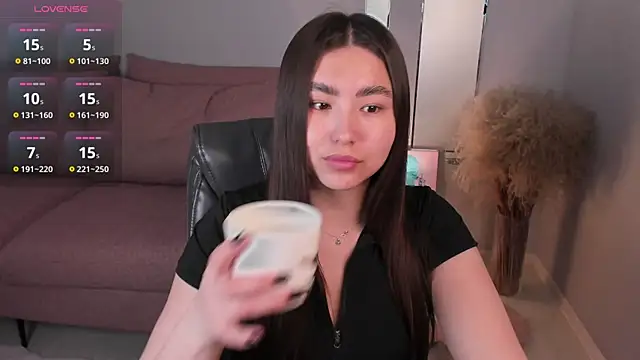 IceIcebabe  online show from April 4, 1:04 am