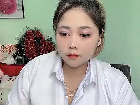 Nhanlu009 online show from April 5, 9:50 am