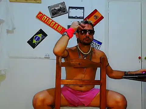 freddymdq100 online show from March 23, 11:20 pm