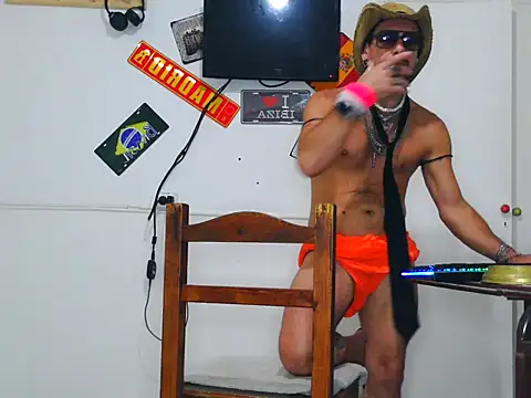 freddymdq100 online show from March 31, 5:41 am