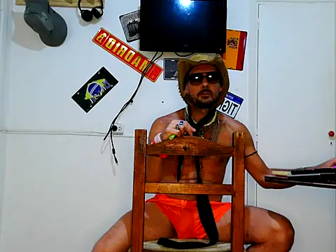 freddymdq100 online show from April 2, 4:32 am