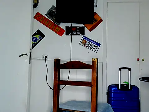 freddymdq100 online show from April 22, 8:32 pm