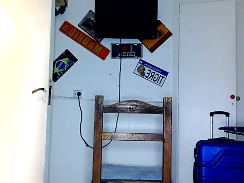 freddymdq100 online show from April 24, 4:26 am