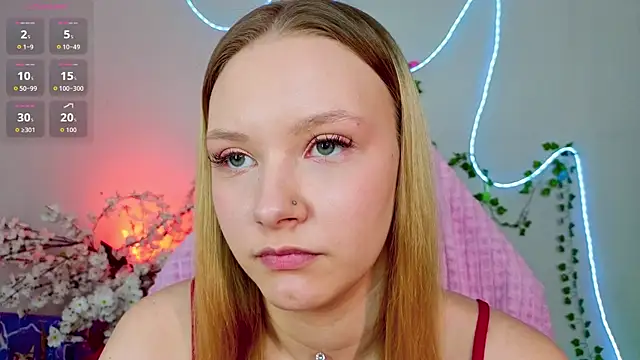 StaceyyJones online show from April 5, 8:00 am