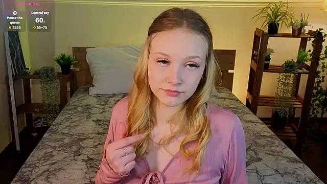 StaceyyJones online show from April 20, 11:24 am