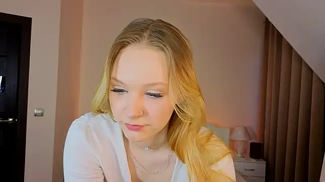 Snapshot of StaceyyJones chatting on April 23, 12:40 pm StaceyyJones online show from April 23, 12:40 pm
