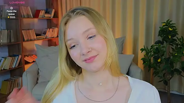 StaceyyJones online show from May 31, 9:27 am