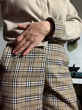 tieuvy6 online show from March 26, 1:49 pm