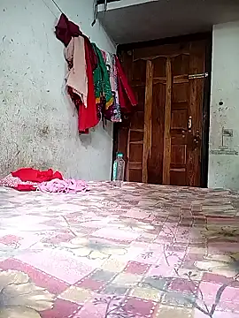 Snapshot of hottsexyy chatting on May 4, 4:41 am hottsexyy online show from May 4, 4:41 am