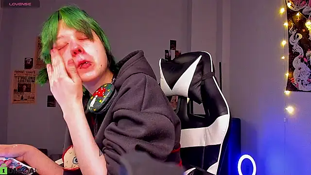 LittleKittenStar online show from April 4, 2:54 am