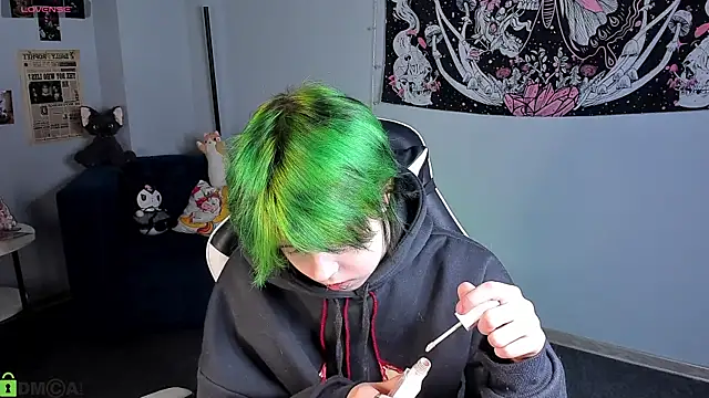 LittleKittenStar online show from April 6, 3:04 am