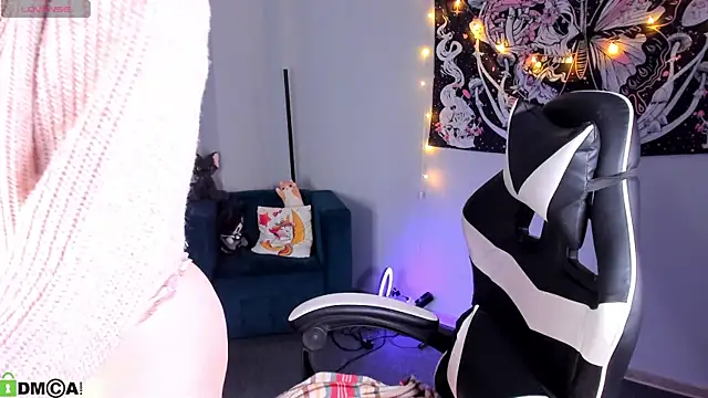 LittleKittenStar online show from April 9, 2:44 am