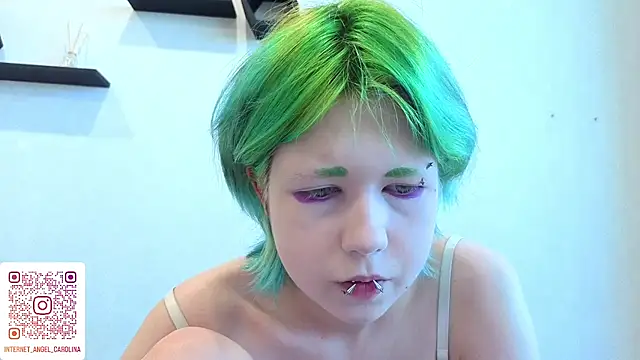Snapshot of LittleKittenStar chatting on July 6, 5:48 am LittleKittenStar online show from July 6, 5:48 am