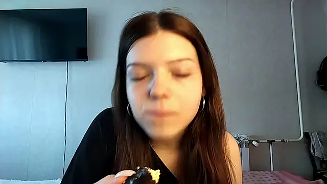 Helgawithyou online show from April 10, 1:38 pm