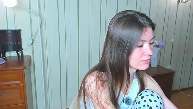 JulissaLipoma online show from April 5, 6:21 am