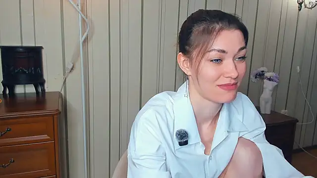 JulissaLipoma online show from April 10, 7:46 am