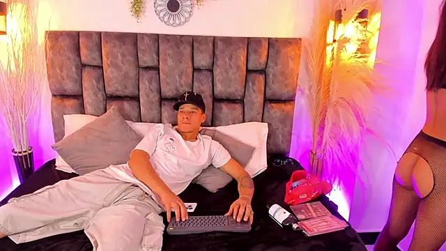 buda cataleya online show from April 8, 11:43 am