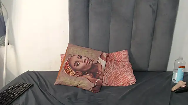 dark-berry77 online show from April 8, 10:54 pm