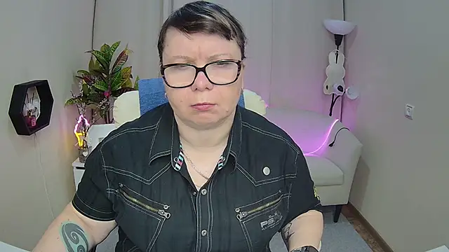 BonnnyBoobsy online show from March 29, 6:02 am