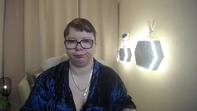 BonnnyBoobsy online show from March 31, 5:52 am