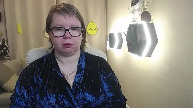 BonnnyBoobsy online show from April 12, 5:56 am