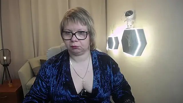 Snapshot of BonnnyBoobsy chatting on April 24, 5:54 am BonnnyBoobsy online show from April 24, 5:54 am