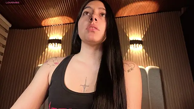 Melannyy V online show from April 14, 12:33 pm