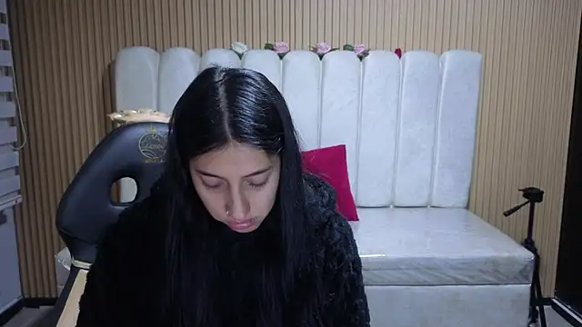 Melannyy V online show from April 16, 12:39 pm